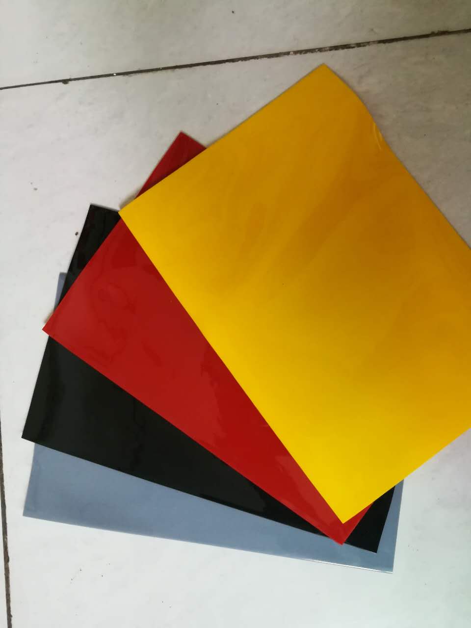 電焊遮光簾 電焊光隔離屏風(fēng) 機(jī)器人專用焊接圍欄促銷價格