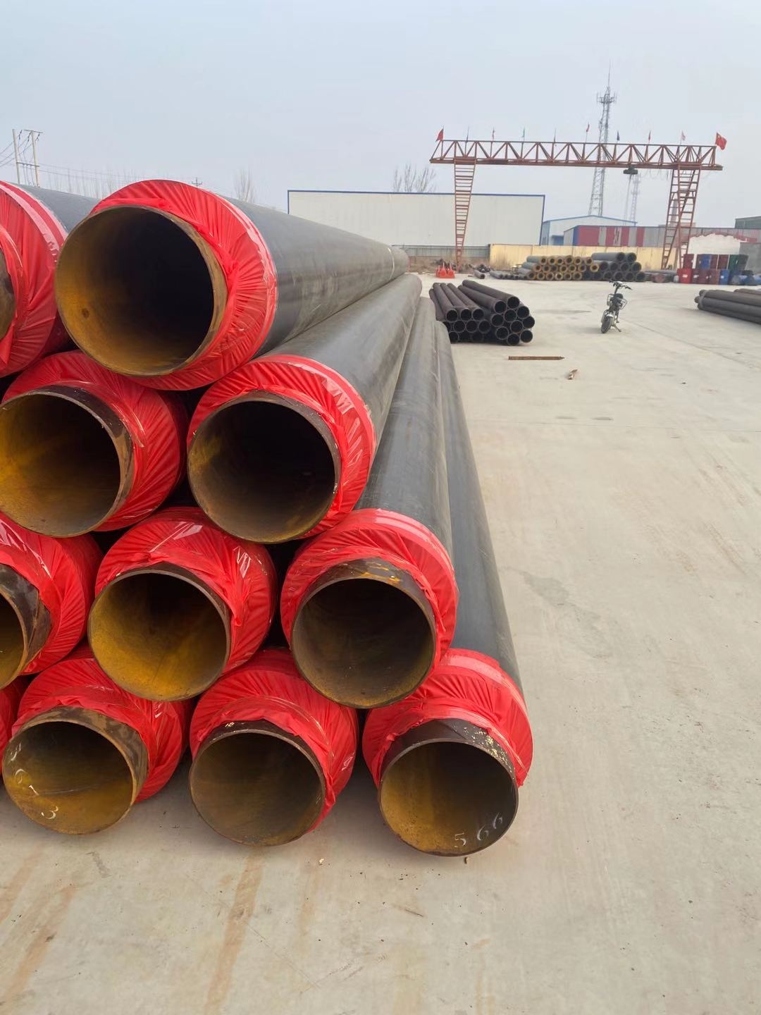 直埋保溫管預(yù)制直埋發(fā)泡聚氨酯保溫管 現(xiàn)貨施工